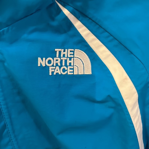 North Face jacket. Excellent pre owned condition - Picture 2 of 9
